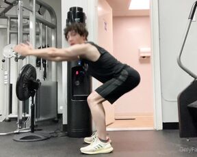 Azztro aka azztrro OnlyFans Video - SFW WORKOUT INSTRUCTION I talk about how I do dumbbell squats, regular squats, and my favorite