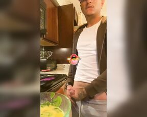 LatinPapiz aka latinpapiz OnlyFans Video - Making breakfast this morning