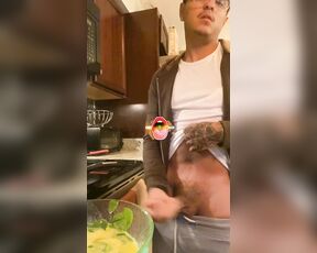 LatinPapiz aka latinpapiz OnlyFans Video - Making breakfast this morning