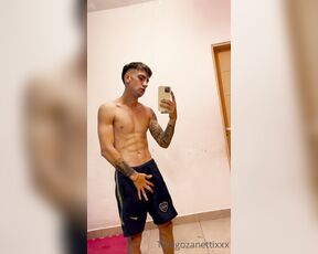 Thiago Zanetti aka thiagozanettixxx OnlyFans Video - Hola bebés que hacen de su sábado