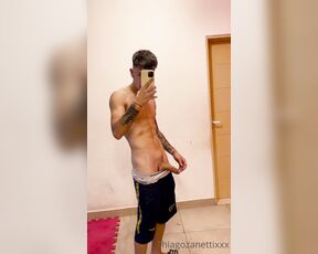 Thiago Zanetti aka thiagozanettixxx OnlyFans Video - Hola bebés que hacen de su sábado