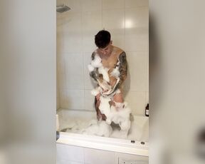 Thiago Zanetti aka thiagozanettixxx OnlyFans Video - hey love, are you coming to bathe with me