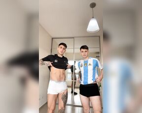 Thiago Zanetti aka thiagozanettixxx OnlyFans Video - Dale me gusta y lo subo sin ropa interior