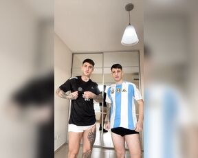 Thiago Zanetti aka thiagozanettixxx OnlyFans Video - Dale me gusta y lo subo sin ropa interior