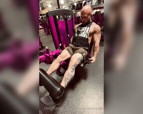 Gunnar Stone VIP aka gunnarstonevip OnlyFans Video - Daddy doesnt skip legs