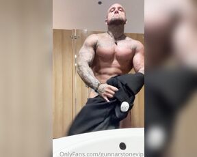 Gunnar Stone VIP aka gunnarstonevip OnlyFans Video - Some bathroom flexing during Exxxotica this weekend Dont I look like a fuckin sex god