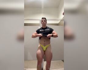 Jakeyyyv aka jakeyyyv OnlyFans Video - Flexing in the gym bathroom  I do accept custom video requests so make sure you