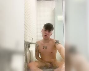 Dillon Faze aka dillonnfaze OnlyFans Video - playing with myself at bath time, who wants to come help TIP this post to get