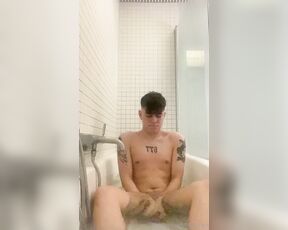 Dillon Faze aka dillonnfaze OnlyFans Video - playing with myself at bath time, who wants to come help TIP this post to get