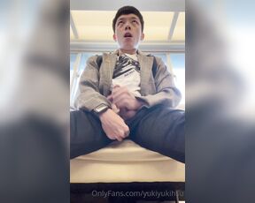 Yowei Hsu aka yukiyukihsu OnlyFans Video - 12-22-2021 - Me in the clients waiting room