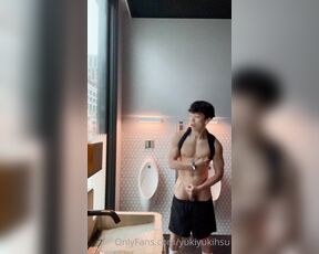 Yowei Hsu aka yukiyukihsu OnlyFans Video - 08-17-2022 - Urinal slut