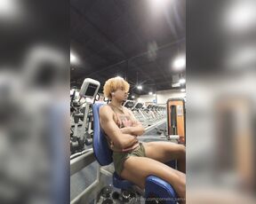 Cornelio_sama aka cornelio_sama OnlyFans Video - 07-10-2024 - All the laps around the locker room watching me