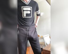 Nicemoustache aka nicemoustache OnlyFans Video - 05-16-2022 - The local boys seem to like these sweat pants