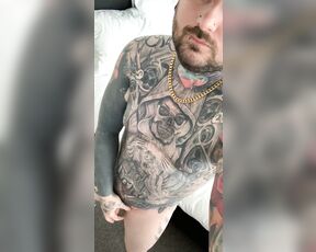 Dan_b33tattoo aka dan_b33tattoo OnlyFans Video - 01-09-2020 - Hotel room, so why not make some cheeky content