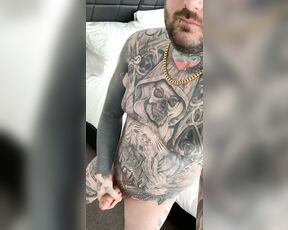 Dan_b33tattoo aka dan_b33tattoo OnlyFans Video - 01-09-2020 - Hotel room, so why not make some cheeky content