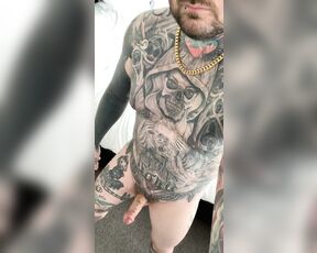 Dan_b33tattoo aka dan_b33tattoo OnlyFans Video - 01-09-2020 - Hotel room, so why not make some cheeky content