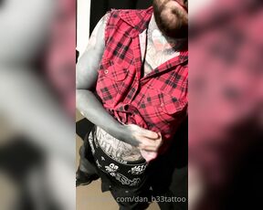 Dan_b33tattoo aka dan_b33tattoo OnlyFans Video - 05-12-2021 - I like red and black