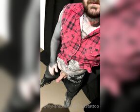 Dan_b33tattoo aka dan_b33tattoo OnlyFans Video - 05-12-2021 - I like red and black