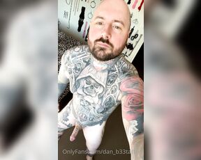 Dan_b33tattoo aka dan_b33tattoo OnlyFans Video - 05-15-2021 - Freshly shaved head feels so good and smooth Who wants to feel my head