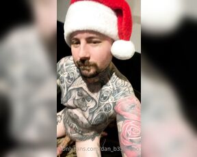 Dan_b33tattoo aka dan_b33tattoo OnlyFans Video - 12-25-2021 - Merry Christmas