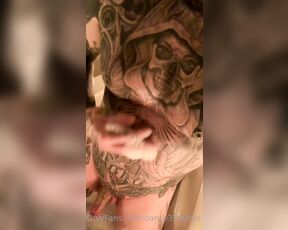 Dan_b33tattoo aka dan_b33tattoo OnlyFans Video - 05-24-2020 - Sunday night baths, getting all wet and soapy