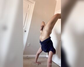 Mr Mykee aka mr.mykee OnlyFans Video - 05-10-2022 - Casual little stretches and handstands