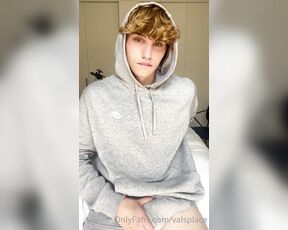 Valentin aka valsplace OnlyFans - I was so horny I pre cum