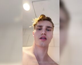 Valentin aka valsplace OnlyFans - Shower