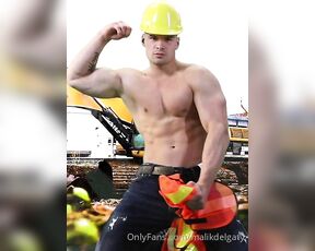 Malik Delgaty aka malikdelgaty OnlyFans - Who wants to get fix by Bob the Builder