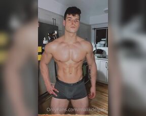 Malik Delgaty aka malikdelgaty OnlyFans - Friday flex