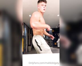 Malik Delgaty aka malikdelgaty OnlyFans - Should I continue bulking or cutting