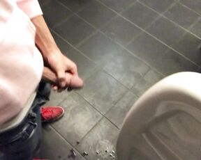 Bora Zeiss aka borazeiss OnlyFans Video - 12-12-2019 - Public wc