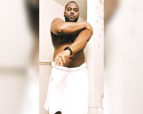 MrGoudreauXXX aka mrgoudreauxxx OnlyFans Video - 01-09-2020 - Dont forget to moisturize