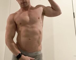 Cameron_Dalile aka camerondalile OnlyFans Video - 12-12-2019 - Finally uploaded a flexing video for you guys_