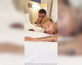 PleasureU aka pleasureu2021 OnlyFans Video - 12-23-2022 - Check your inboxes for this  When one sexy BBC walks out of the shower and