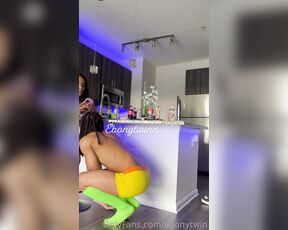 Ebonytwin aka ebonytwin OnlyFans Video - 05-08-2023 - Sucking girldick Felt good in my throat