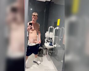 Callum Kurtis aka calkonlyfans OnlyFans Video - 10-18-2023 - I might have had a little accident in the gym Doors unlocked too