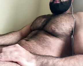 Persian Alpha Wolf aka alphatopwolf22 OnlyFans Video - 12-12-2019 - Daddy relaxing in bed