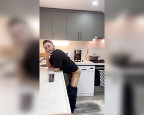 Mr Berk aka berk_can34 OnlyFans Video - 01-26-2024 - dancerqueer kahvesini sütle doldurmadan önce