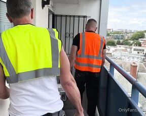 SilverTnewgrey aka silvertnewgrey OnlyFans Video - 08-07-2024 - Being a TRADIE does give you advantages from time to time When joshmoorexxx answered the door