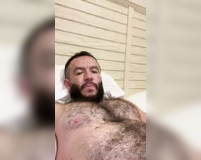 Enrique Fierro aka efierrog OnlyFans Video - 08-01-2023 - mi cuñado borracho, y yo borracho y caliente jalándomela rico mientras duerme  like y comenta