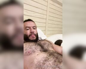 Enrique Fierro aka efierrog OnlyFans Video - 08-01-2023 - mi cuñado borracho, y yo borracho y caliente jalándomela rico mientras duerme  like y comenta