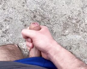 Enrique Fierro aka efierrog OnlyFans Video - 06-04-2020 - enseñando la vrga mientras camino por el parque  gustan