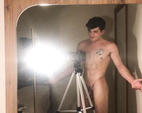 Kurt Dovmeli aka kurtadamxxx OnlyFans Video - 01-27-2020 - Come suck me  Gel ve em beni