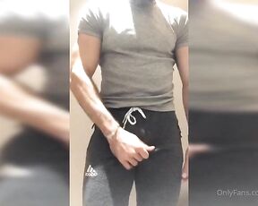 Emre Adalı aka emre_adali - 10-13-2020 OnlyFans Video - A little mischief in the mall