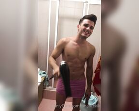 AlexFitBoy aka alexfitboyy - 09-18-2020 OnlyFans Video - My friend is spoiled again   Arkadaşım ben fön çekerken yine şımarıyor