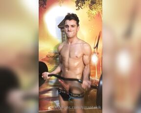 AlexFitBoy aka alexfitboyy - 09-15-2020 OnlyFans Video - Exercising naked is good   Çıplak bir şekilde fitness yapmak mı