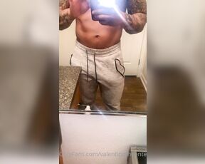 Valentino The Entertainer aka valentinotheentertainer - 10-06-2021 OnlyFans Video - Video 24 Check your DM and see my Solo play I was so so turn on