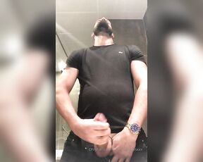 Andy Onassis XXL aka andyonassis - 09-18-2019 OnlyFans Video - masturbating and cumming with my rolex in Dubai