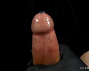 Horse Cock aka horse_cock - 07-09-2021 OnlyFans Video - Ripping the condom off because you need to feel raw cock should always end like this